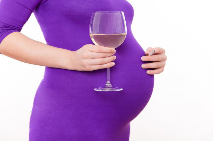 можно ли беременным бокал шампанского 