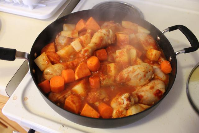 stewed chicken with carrots and onions calories