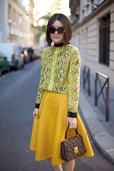 what to wear with a yellow skirt