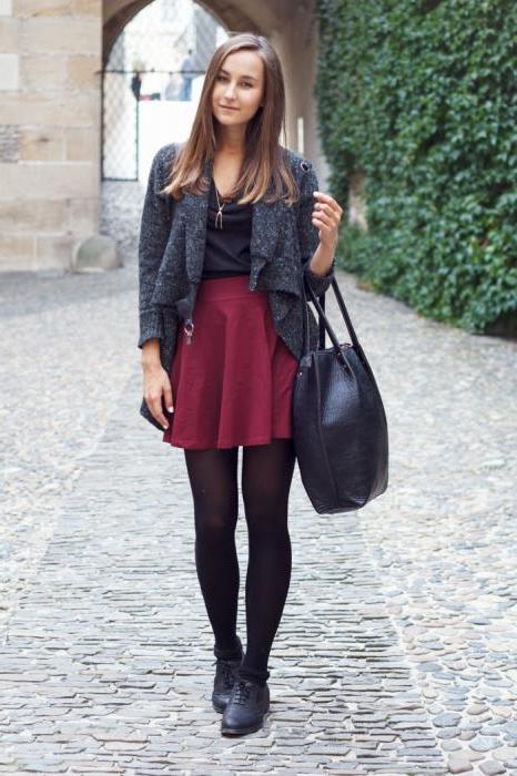 burgundy skirt with what to wear