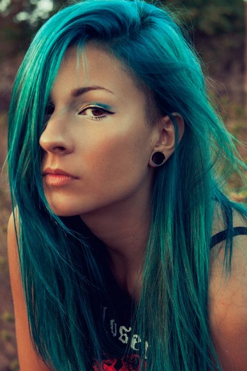 Голубая краска для волос: обзор производителей, особенности применения, фото