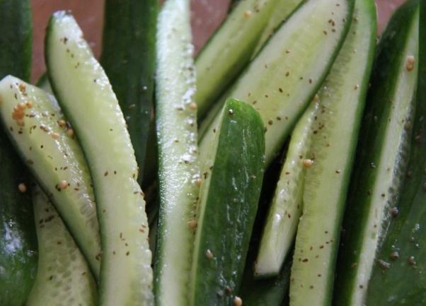 recipe for delicious pickled cucumbers