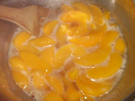 как закрыть персики в сиропе