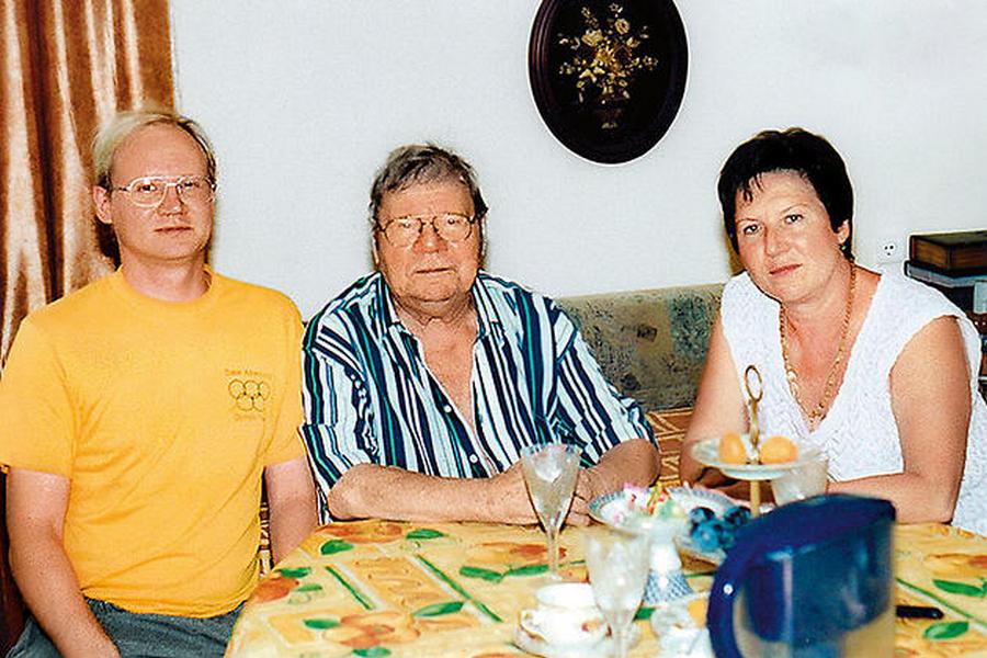 Пуговкин с дочкой Еленой и внуком Мишей