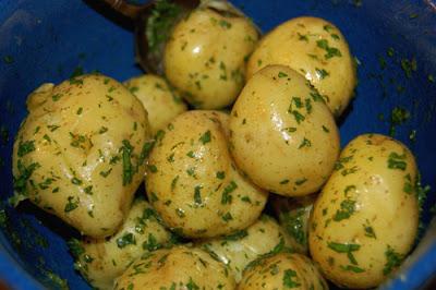 приготовить картошку в мультиварке