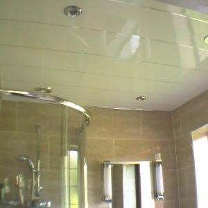 как сделать реечный потолок в ванной
