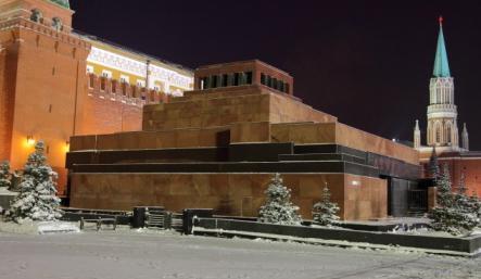 могилы у кремлевской стены