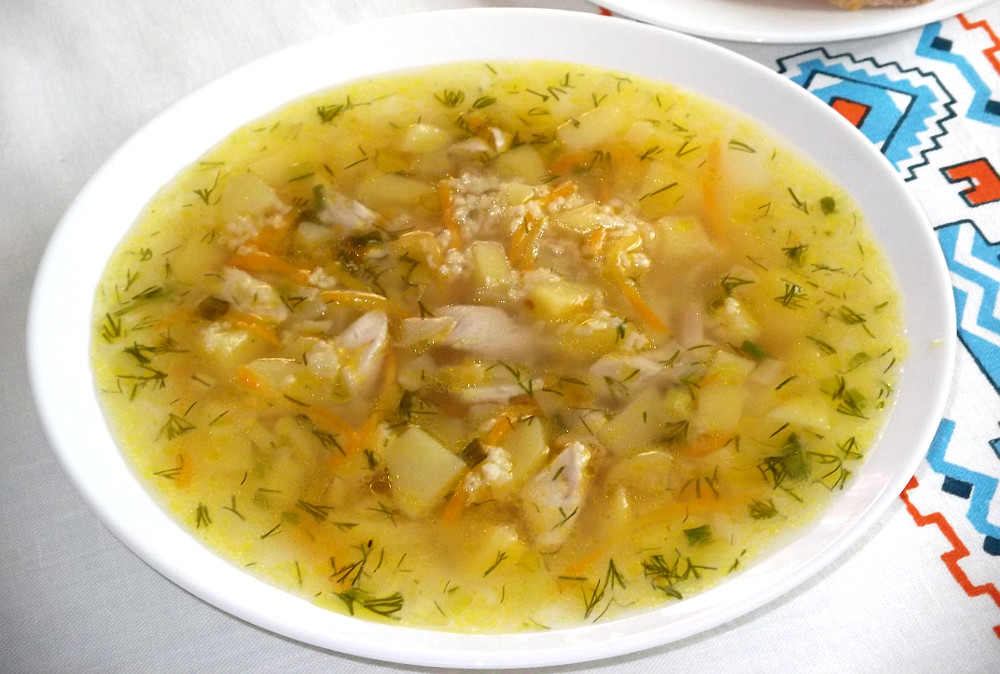 Рецепт куриного супа с капустой. Куриный суп с пшеном. Пшённый суп на курином бульоне. Суп крестьянский. Суп крестьянский с крупой.