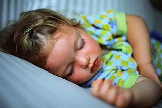 ребенок во сне сильно потеет 