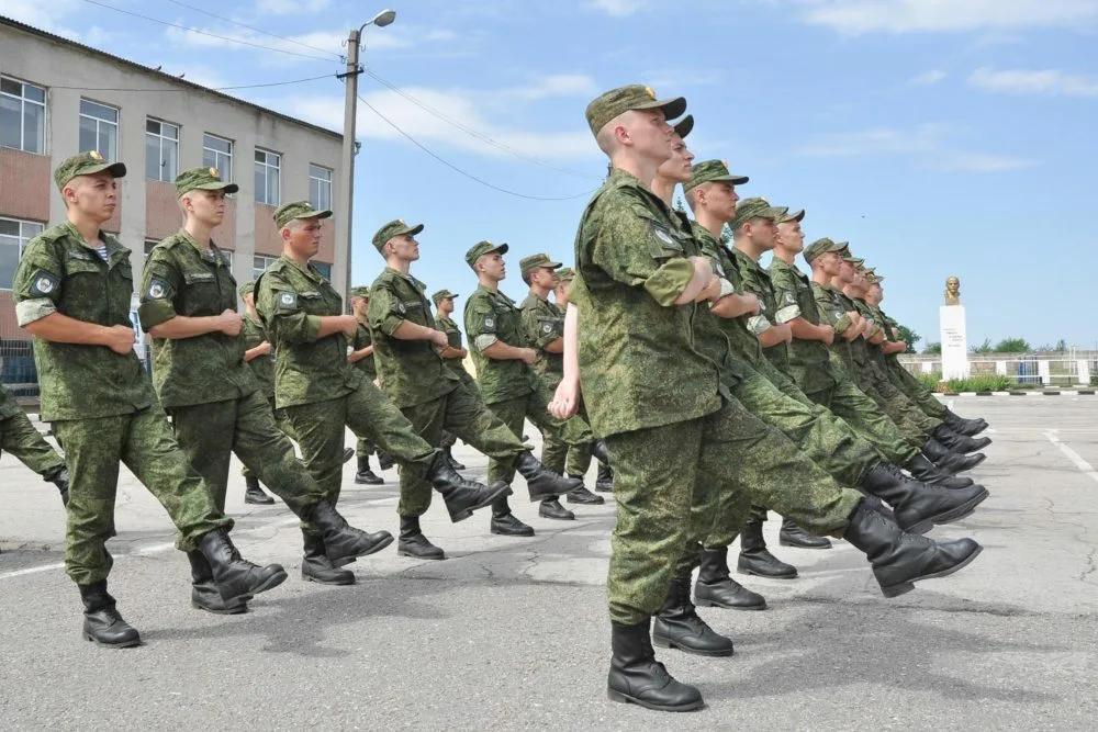 Военнослужащие России