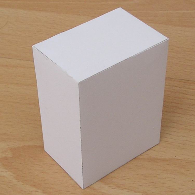 Самодельные кубы. Прямоугольник из картона. Объемный прямоугольник из картона. Параллелепипед из бумаги. Объемный прямоугольник из бумаги.