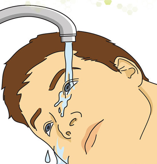 Промывание глаз водой
