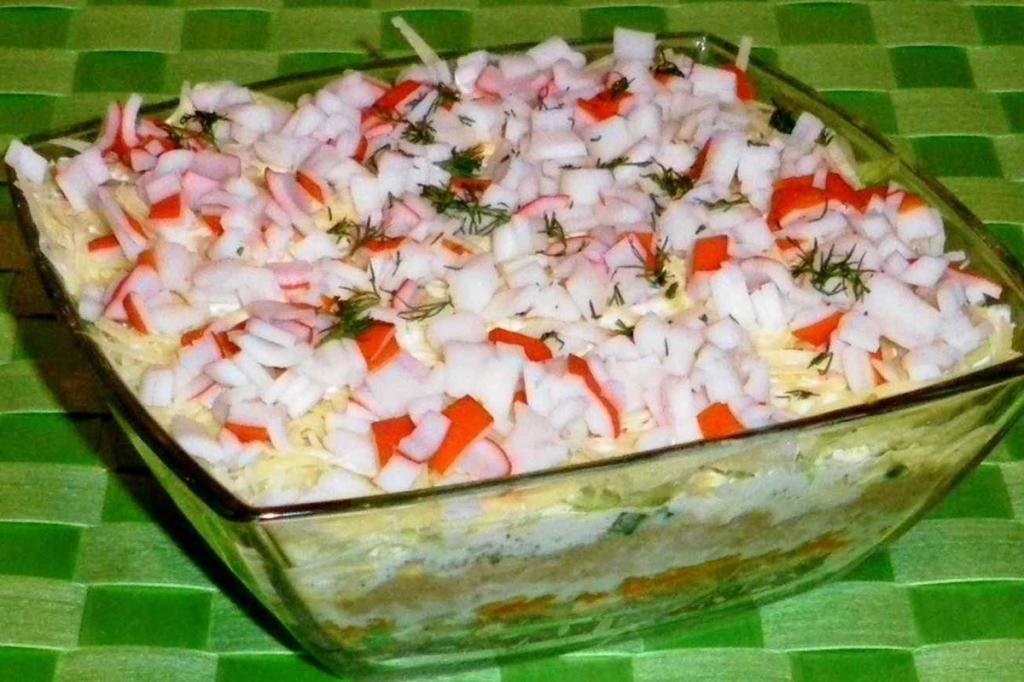 Салат с крабовыми палочками