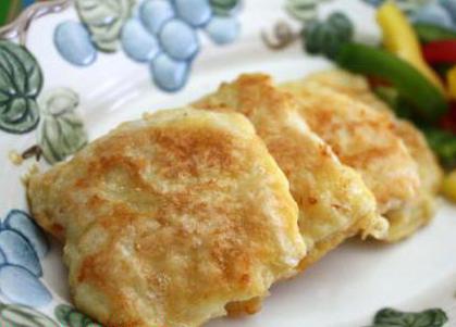 zucchini fried in flour with an egg