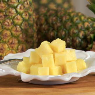 how to eat pineapple