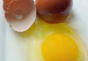вес куриного яйца без скорлупы