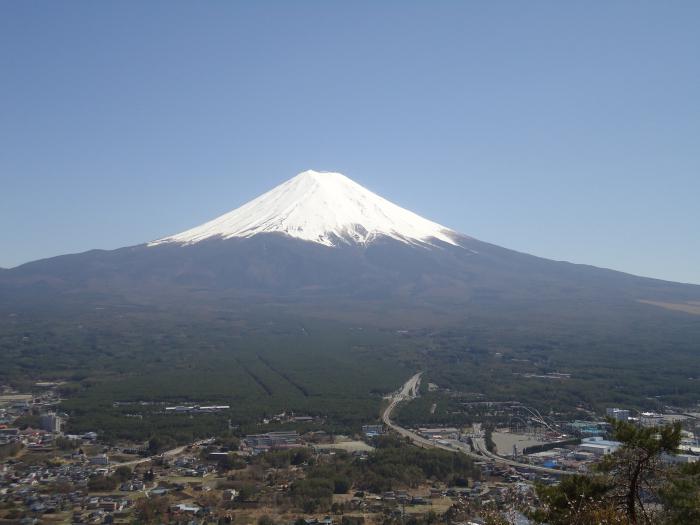 где находится вулкан Фудзияма