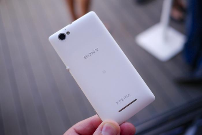 Телефон Sony Xperia M Dual