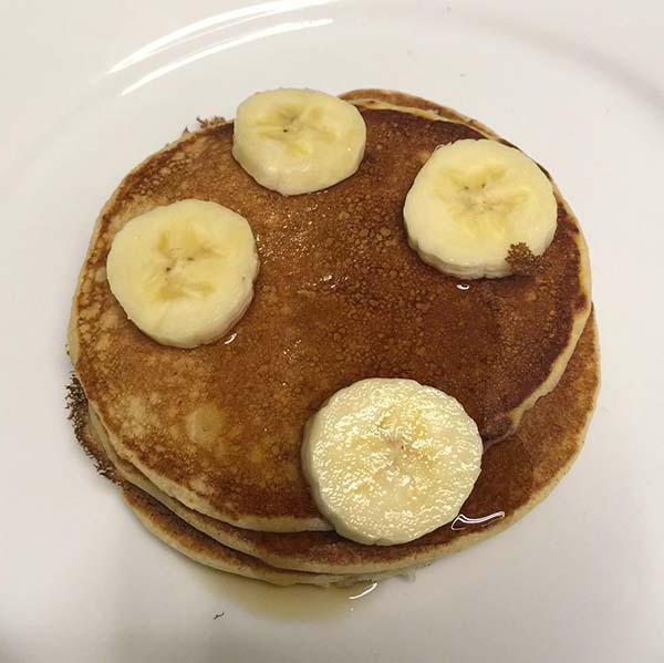 whole grain pancakes with milk