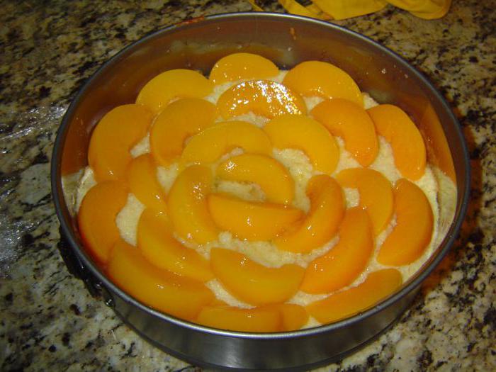 Шарлотка с персиками рецепт с фото пошагово в духовке