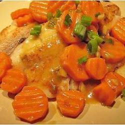 тушеная рыба с морковью и луком