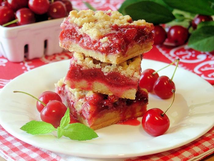 слоеный пирог со свежими ягодами