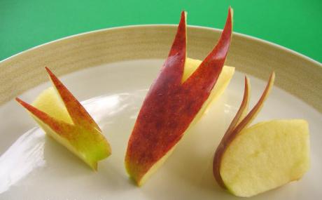 как красиво нарезать яблоко 
