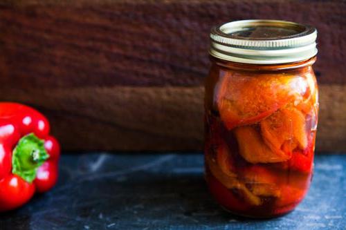 bell pepper slices in vegetable oil for the winter