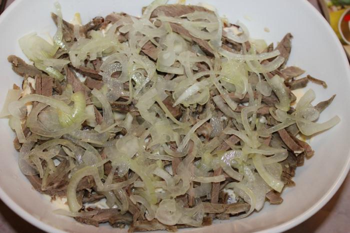 мужской каприз слоеный салат с говядиной 