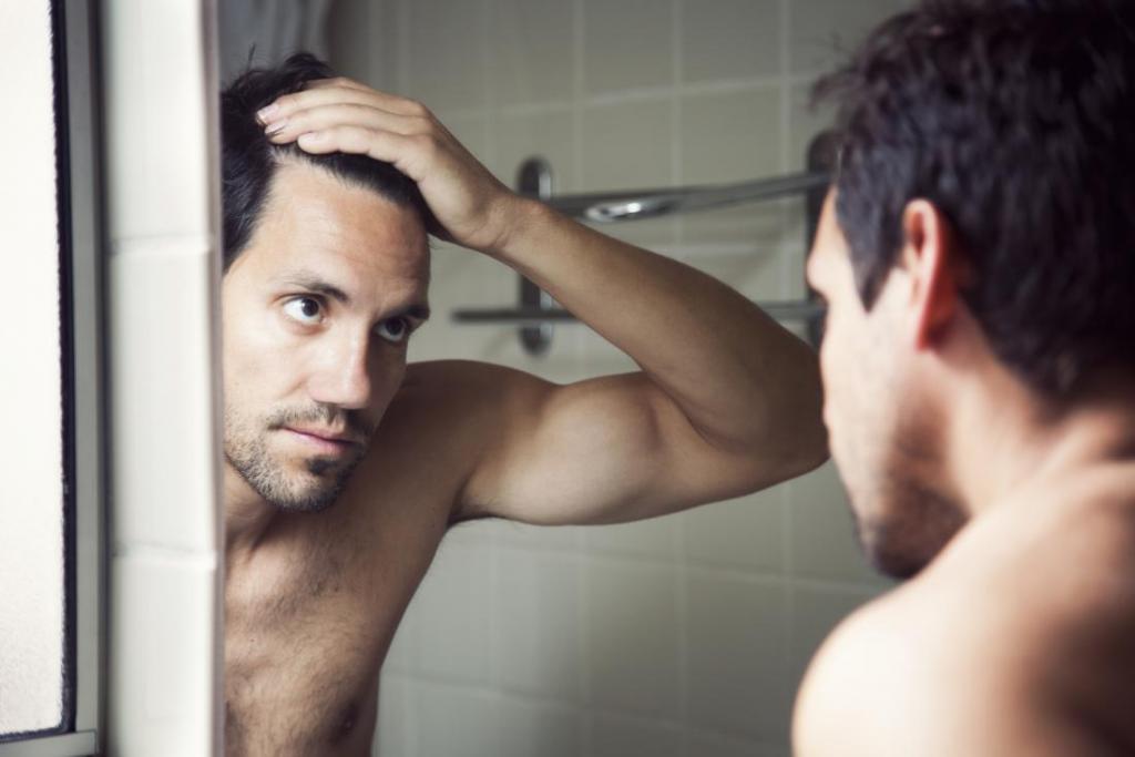 Приснилось, что выпадают волосы клоками: значение и толкование сна