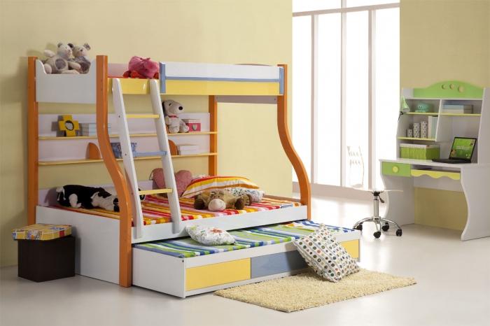 Двухэтажная кровать для детей со столом и шкафом