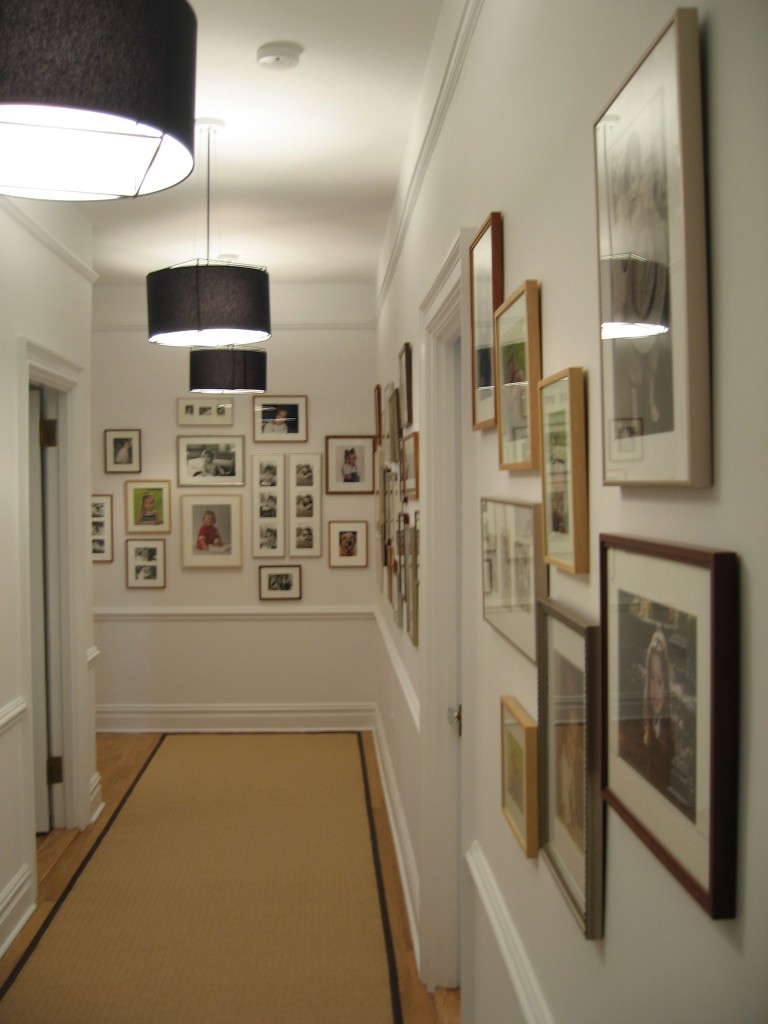 Длинный коридор: дизайн, интерьер, идеи и решения с фото
