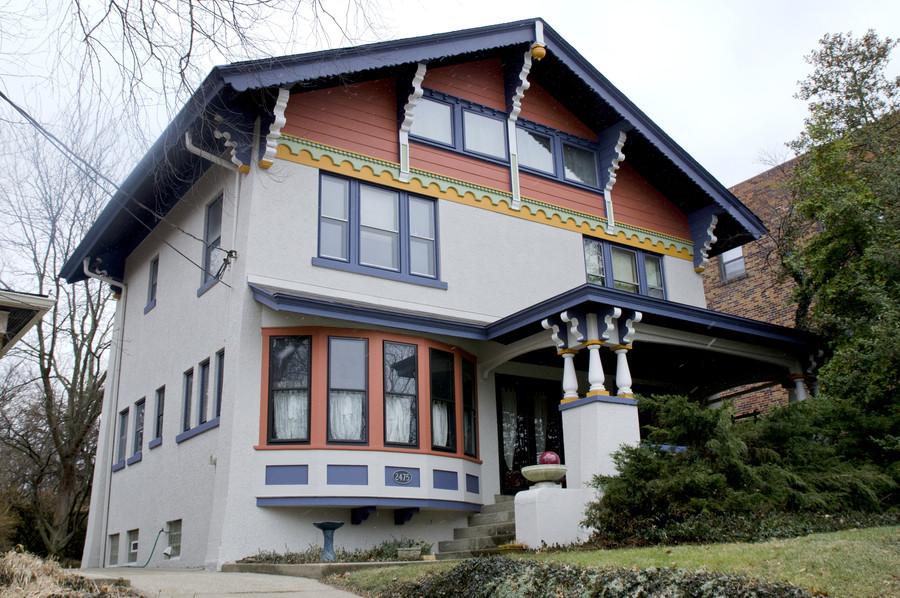 Two-storey cottage with an attic