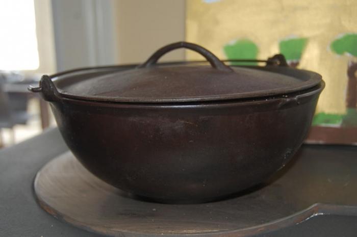 cast iron cauldron