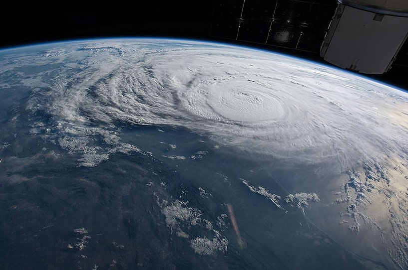 Ураган, вид из космоса