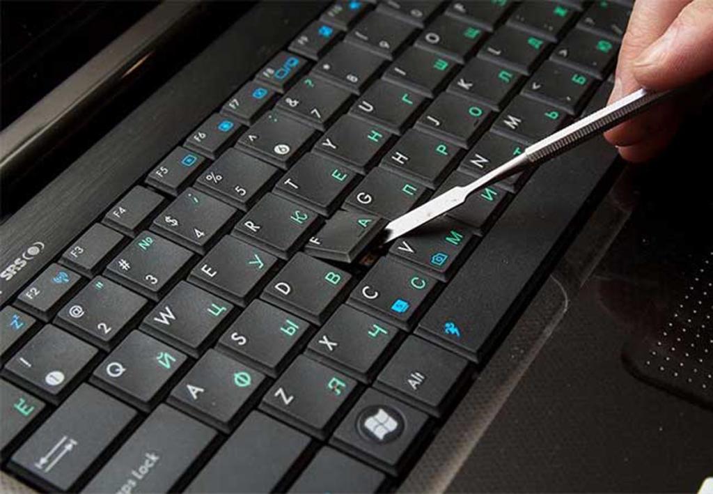 почистить клавиатуру ноутбука