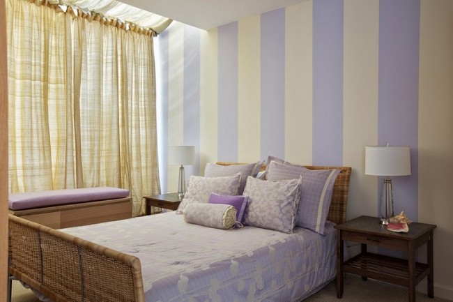Фиолетовые обои в спальне: интересные варианты, комбинирование и удачные примеры с фото