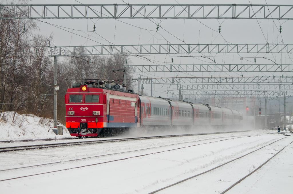 Поезд Мурманск-Москва