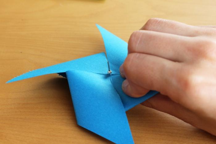как сделать из бумаги вертушку