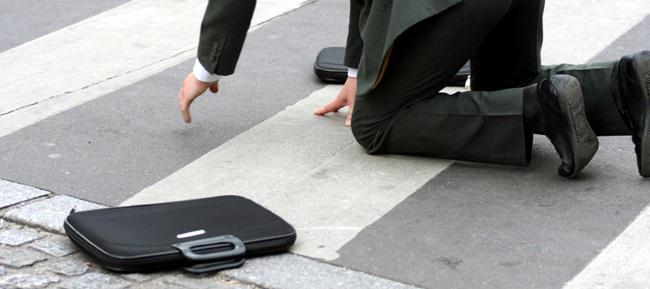 driver knocked down a man at a pedestrian crossing