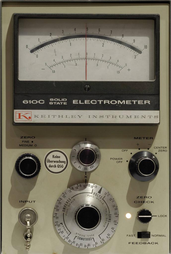 Solid state electrometer