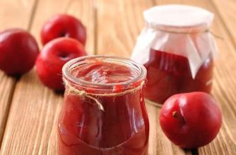 making cherry plum jam