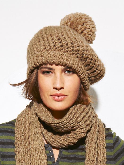 knit a fashionable hat