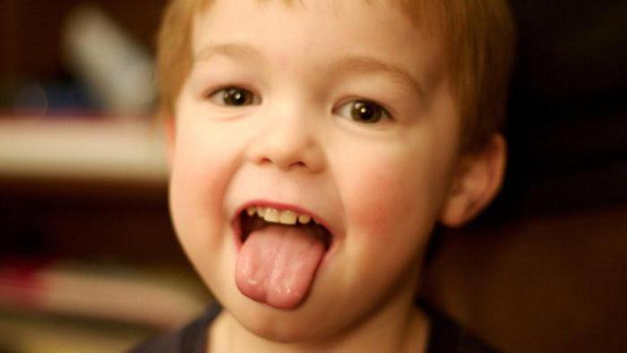 Белый налет на корне языка у ребенка