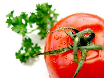 useful properties of tomatoes