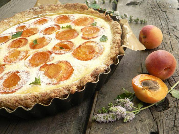Заливной пирог с абрикосами: рецепты