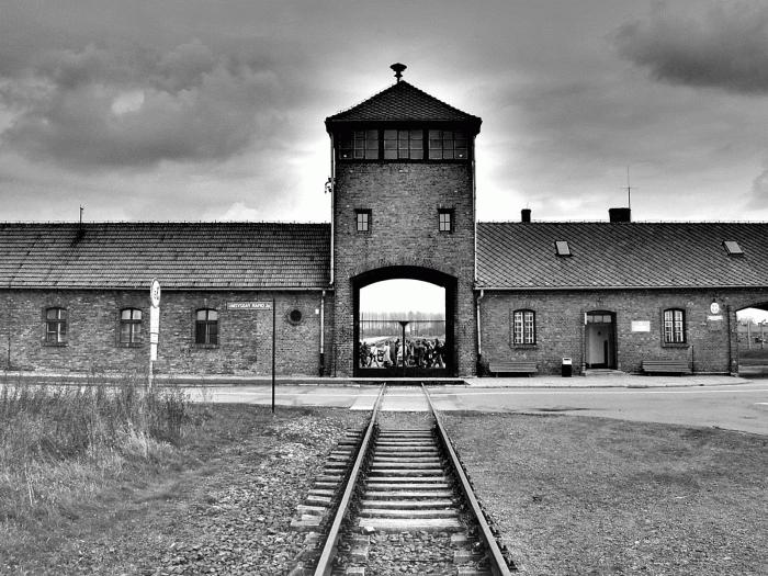 inscription on the gates of Auschwitz