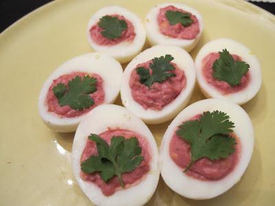 horseradish snack with tomatoes