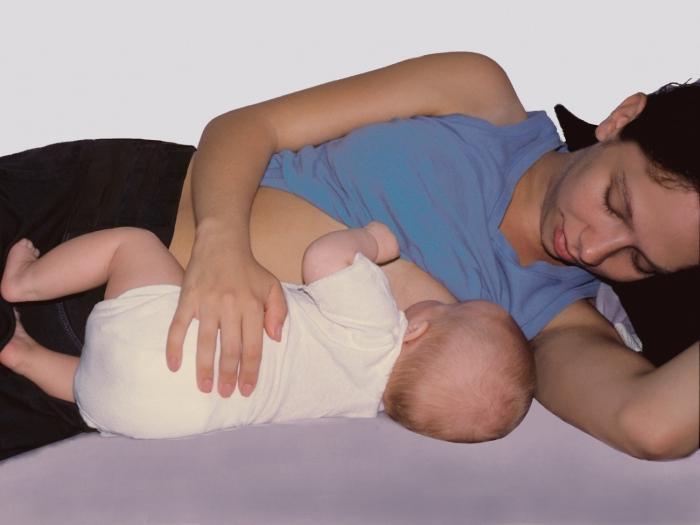 кормление малыша грудью