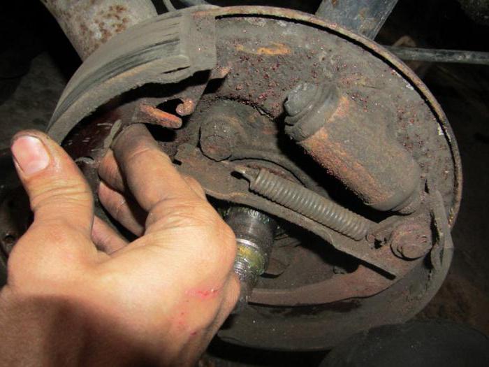 replacement of the rear brake pads vaz 2114 detailed instructions